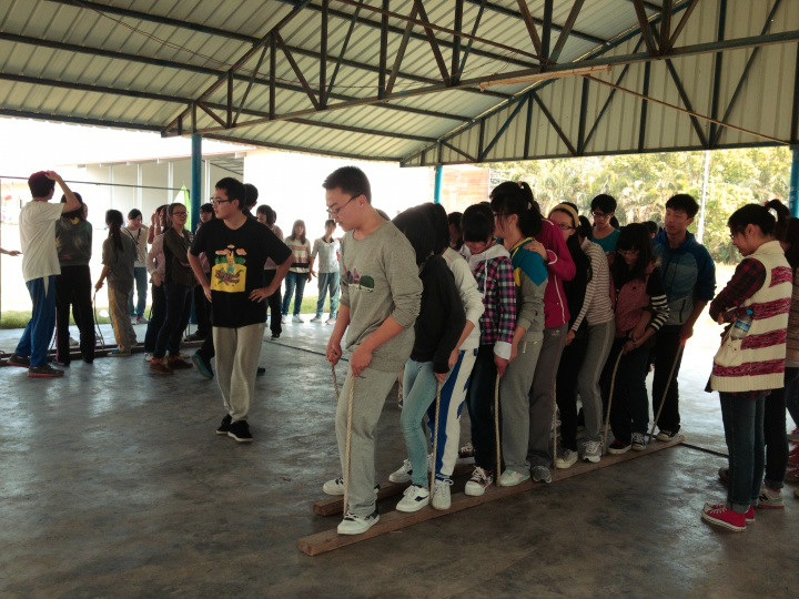 完善人格，熔炼团队 ——记2011、2012级本科生素质拓展训练活动