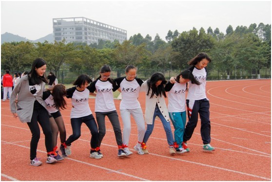 人文赛场 青春飞扬 ——人文学院运动会顺利举行