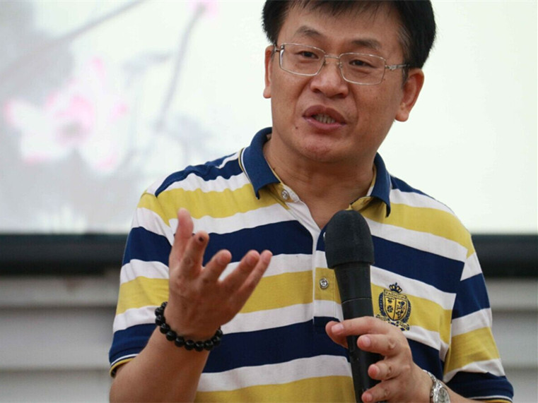  （陈希老师在讲课）