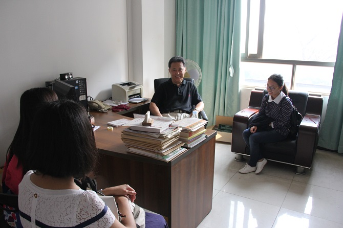 中文系举行2014年本科生百篇、八篇师生见面会