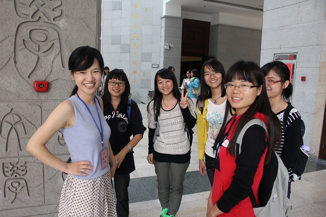 中文系举行2014年本科生百篇、八篇师生见面会