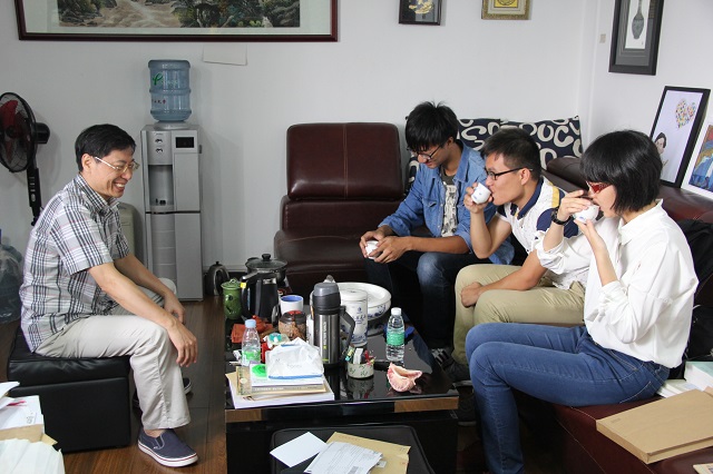 中文系举行2014年本科生百篇、八篇师生见面会